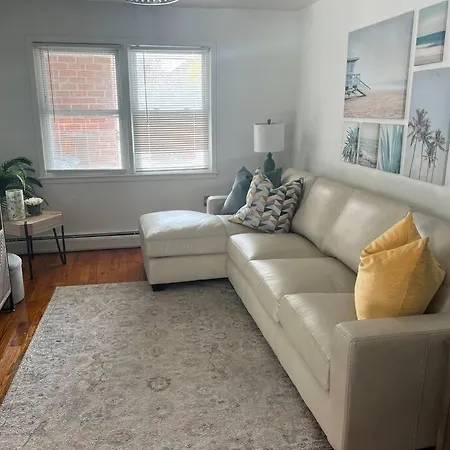 Cozy Lovely 2 Bedroom Apt, 5 Mins From Jfk
